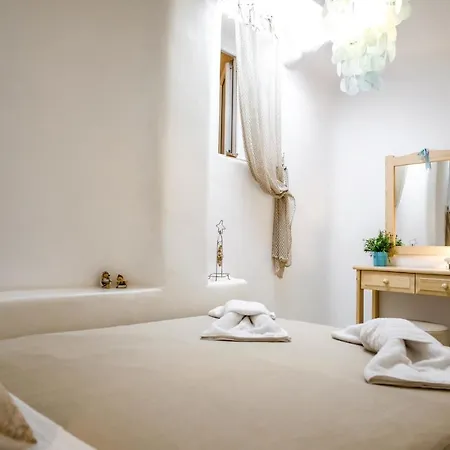 Qamar Mykonian Vila Kalafatis