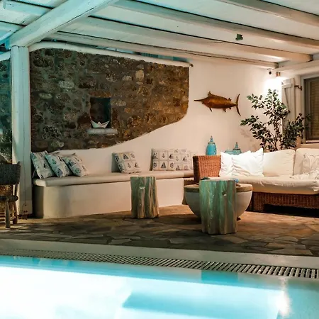 Vila Qamar Mykonian